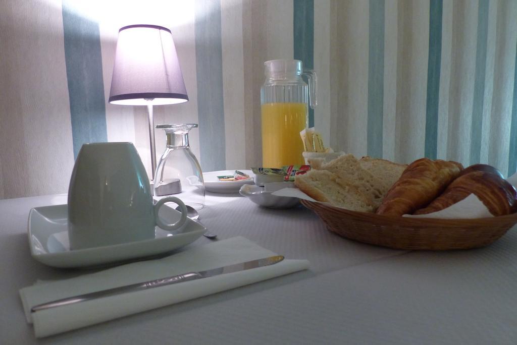 Hotel La Belle Etoile Сен-Назар Екстериор снимка