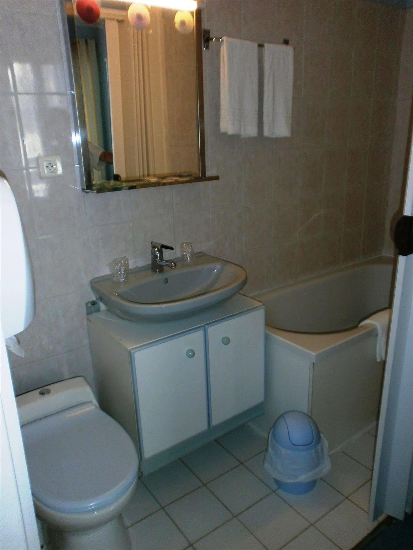 Hotel La Belle Etoile Сен-Назар Екстериор снимка